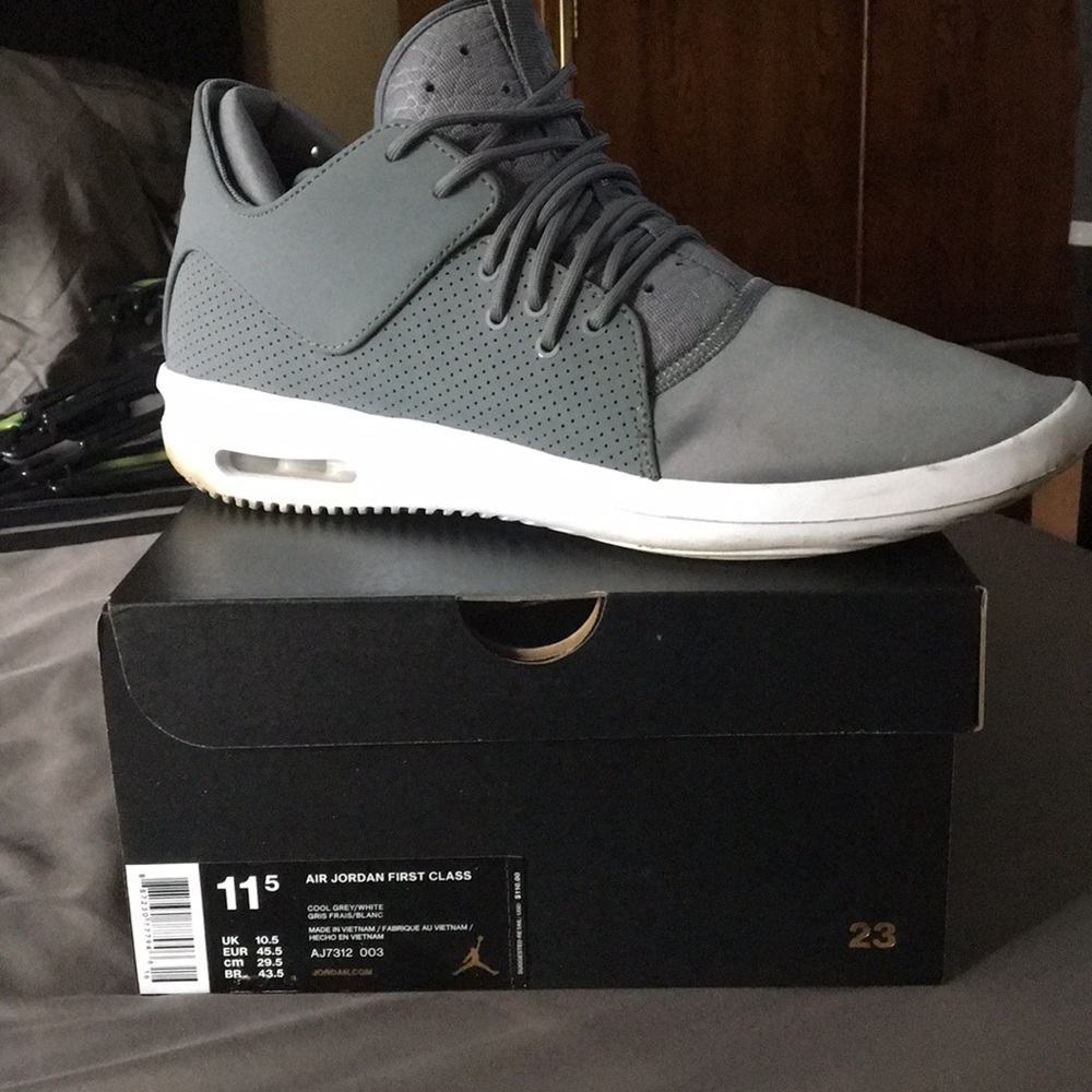 Men’s Air Jordan First Class in Cool Grey/White